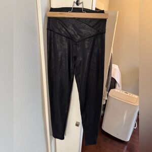 Aerie real me high waisted crossover Shimmer Black Leggings/ small